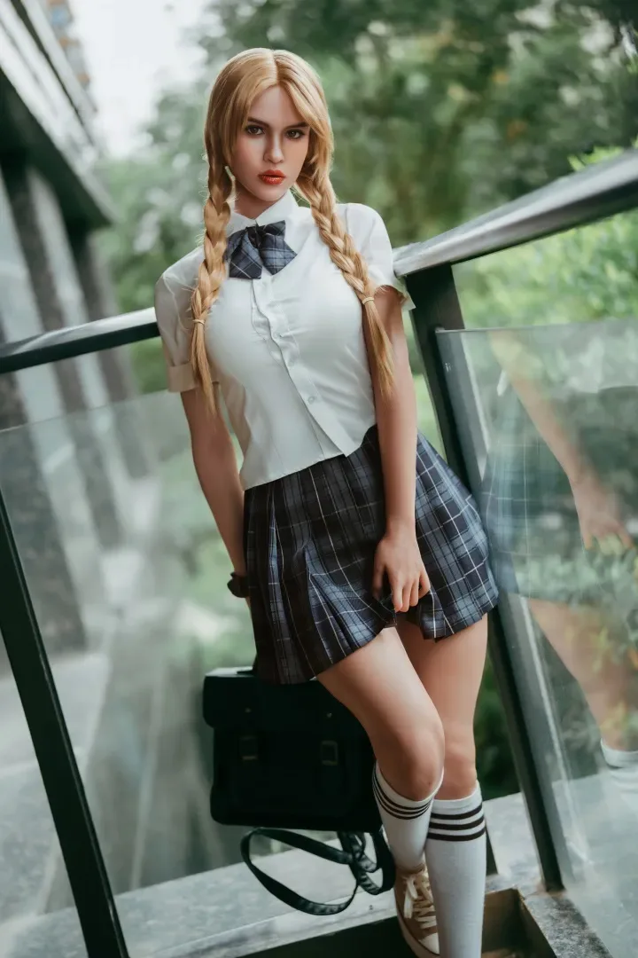 Top Fire | Chloe - Ultra Light 5ft 7/170cm Silicone Sex Doll, T24 view 4