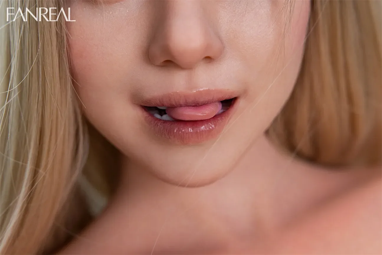 FanReal | Maria - 3ft 6/109cm F-Cup ROS Head Silicone Torso for Men (In Stock EU) view 8