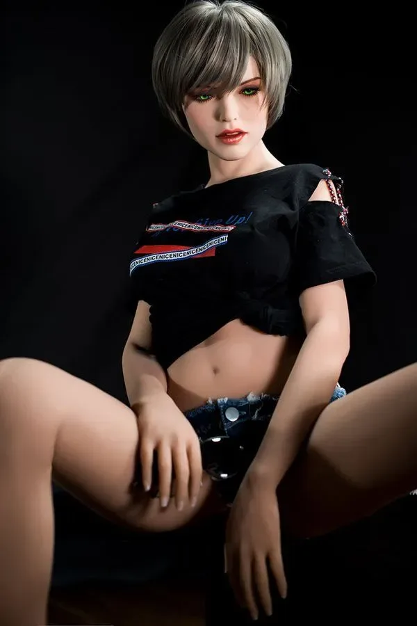 6YE | Nyomi - 5ft3/160cm Fox Eyes Short Hair Sex Doll